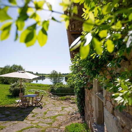 Hotel Domaine Des Etangs, Auberge Resorts Collection Massignac Bagian luar foto