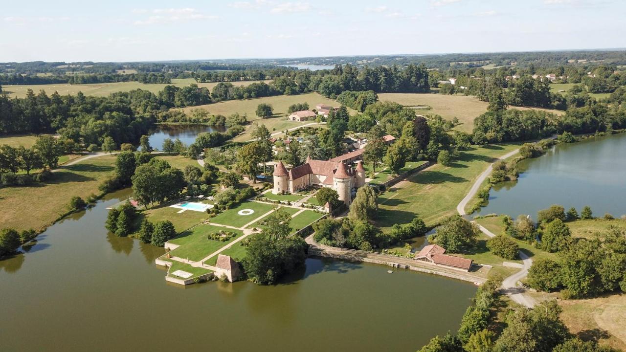 Hotel Domaine Des Etangs, Auberge Resorts Collection Massignac Bagian luar foto