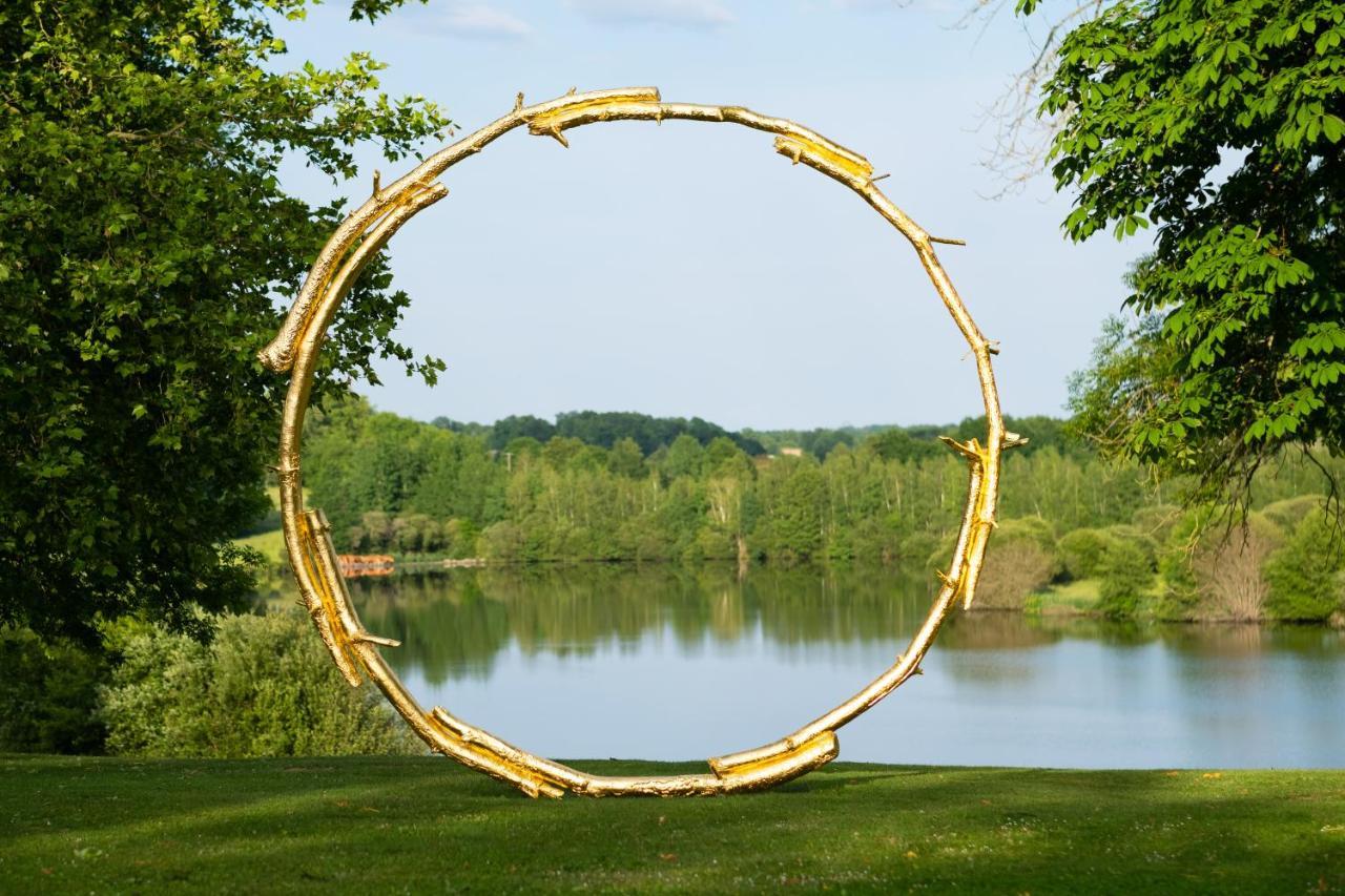 Hotel Domaine Des Etangs, Auberge Resorts Collection Massignac Bagian luar foto