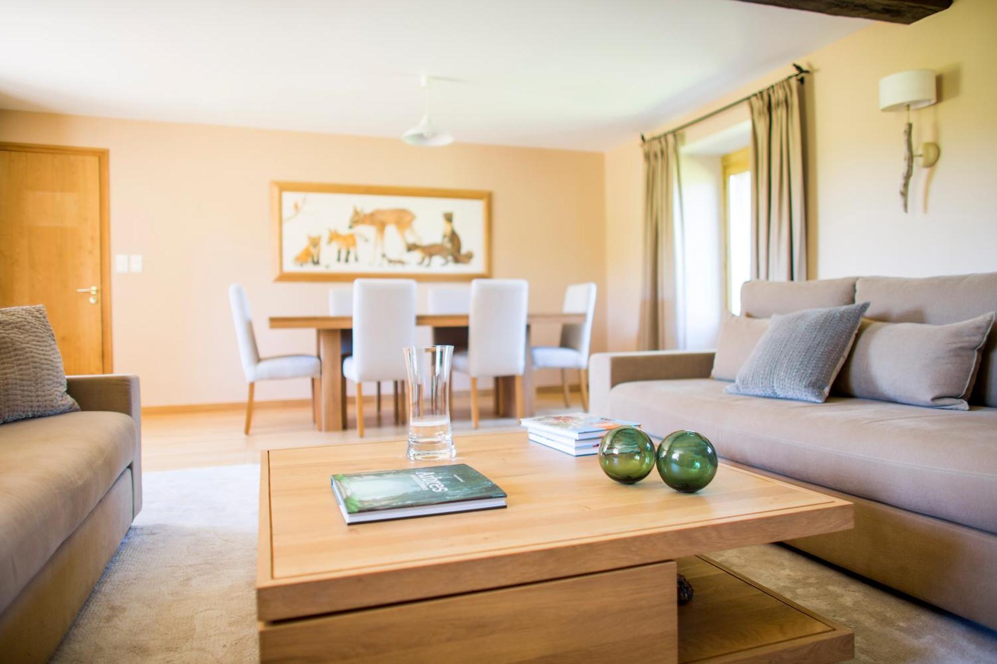 Hotel Domaine Des Etangs, Auberge Resorts Collection Massignac Bagian luar foto