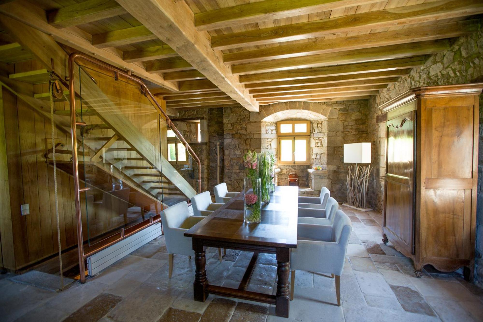 Hotel Domaine Des Etangs, Auberge Resorts Collection Massignac Bagian luar foto