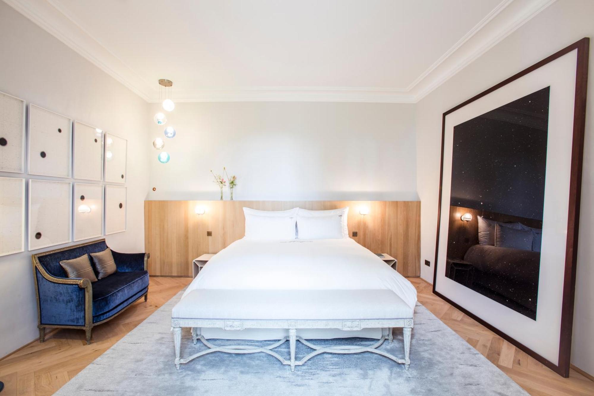 Hotel Domaine Des Etangs, Auberge Resorts Collection Massignac Bagian luar foto
