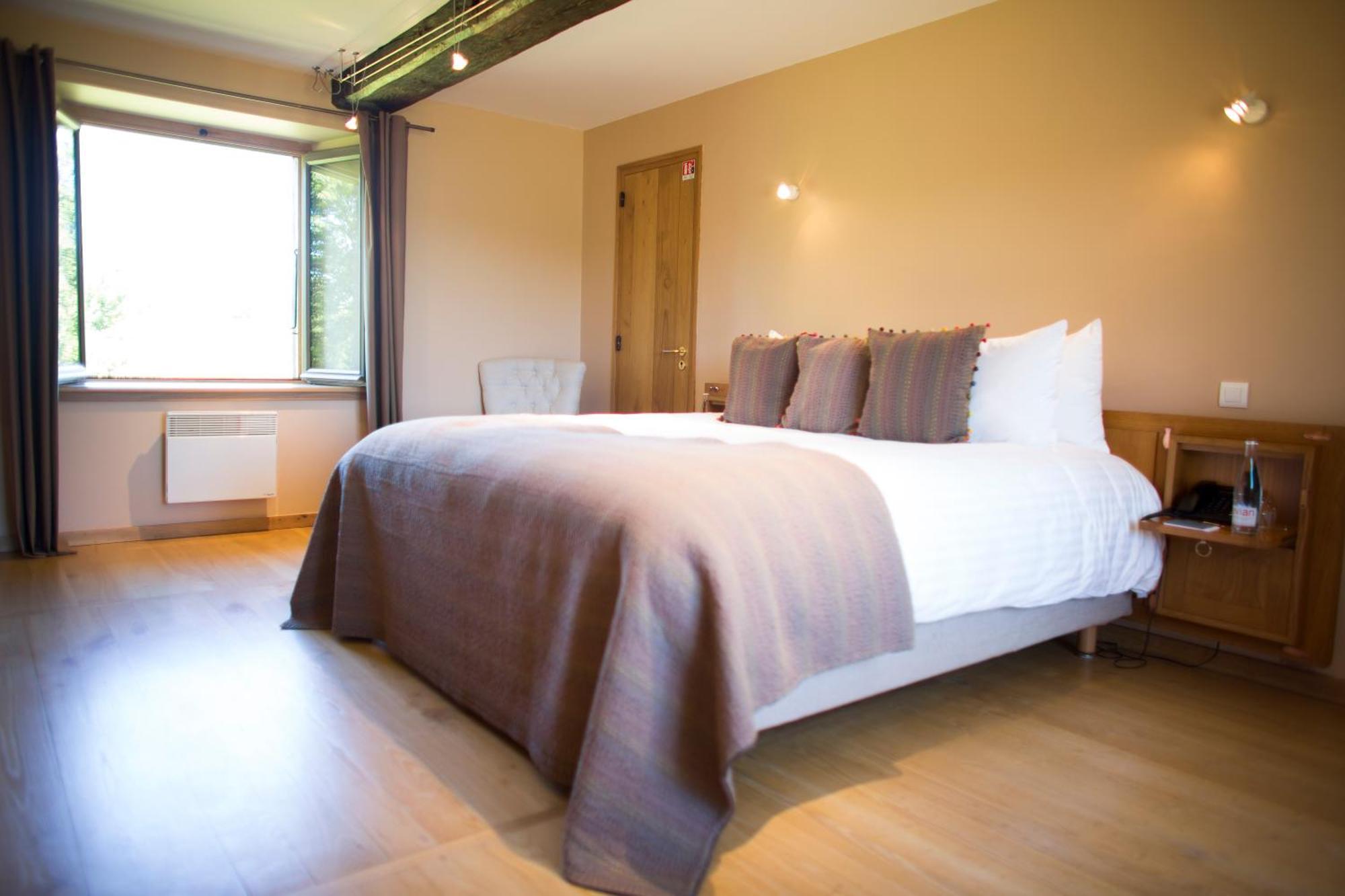 Hotel Domaine Des Etangs, Auberge Resorts Collection Massignac Bagian luar foto
