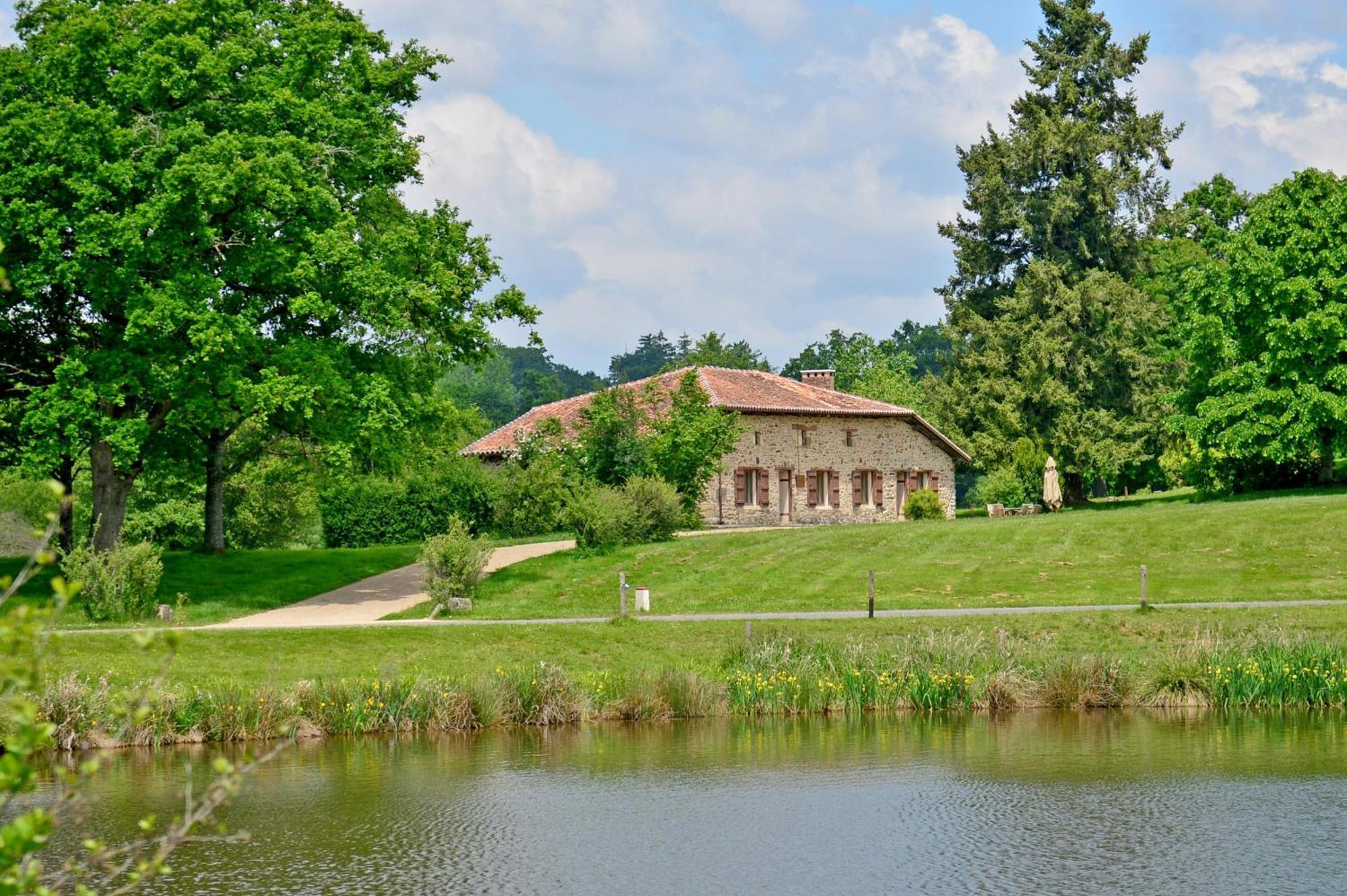 Hotel Domaine Des Etangs, Auberge Resorts Collection Massignac Ruang foto