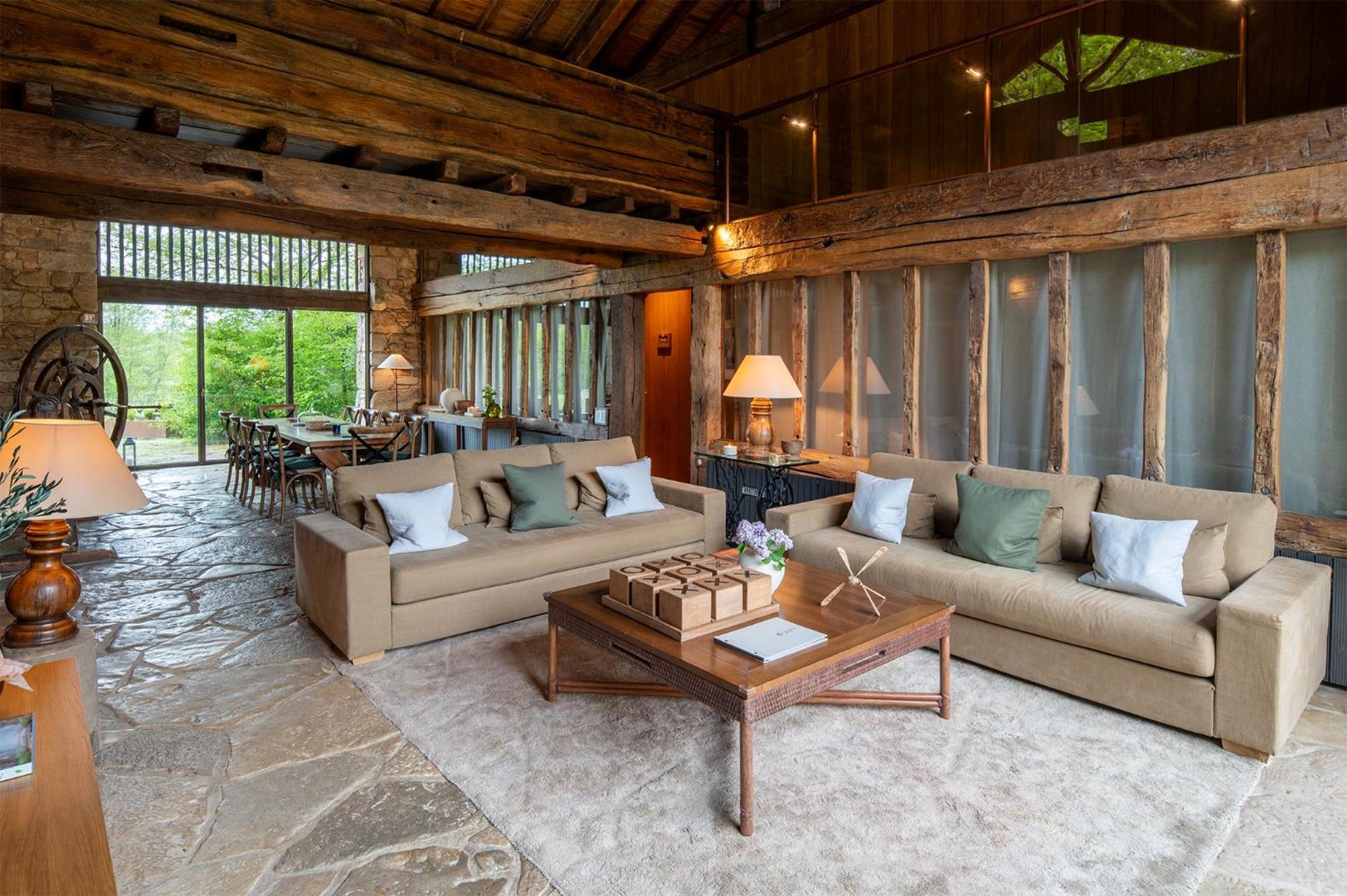 Hotel Domaine Des Etangs, Auberge Resorts Collection Massignac Bagian luar foto