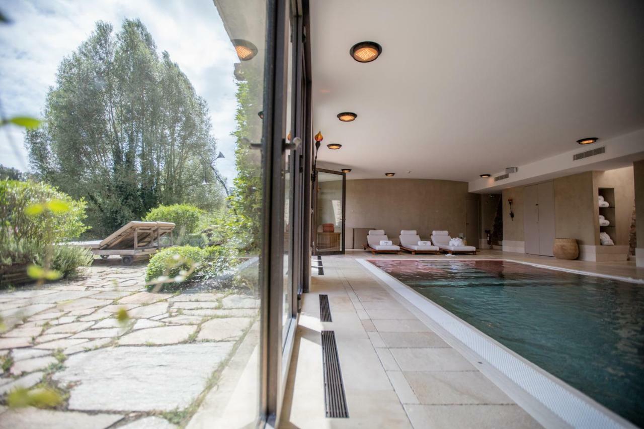 Hotel Domaine Des Etangs, Auberge Resorts Collection Massignac Bagian luar foto
