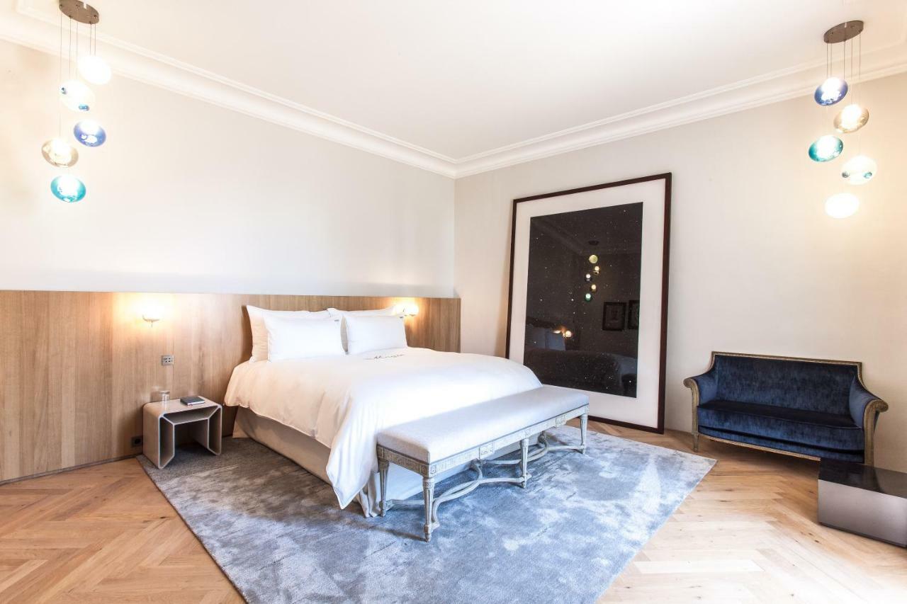Hotel Domaine Des Etangs, Auberge Resorts Collection Massignac Bagian luar foto