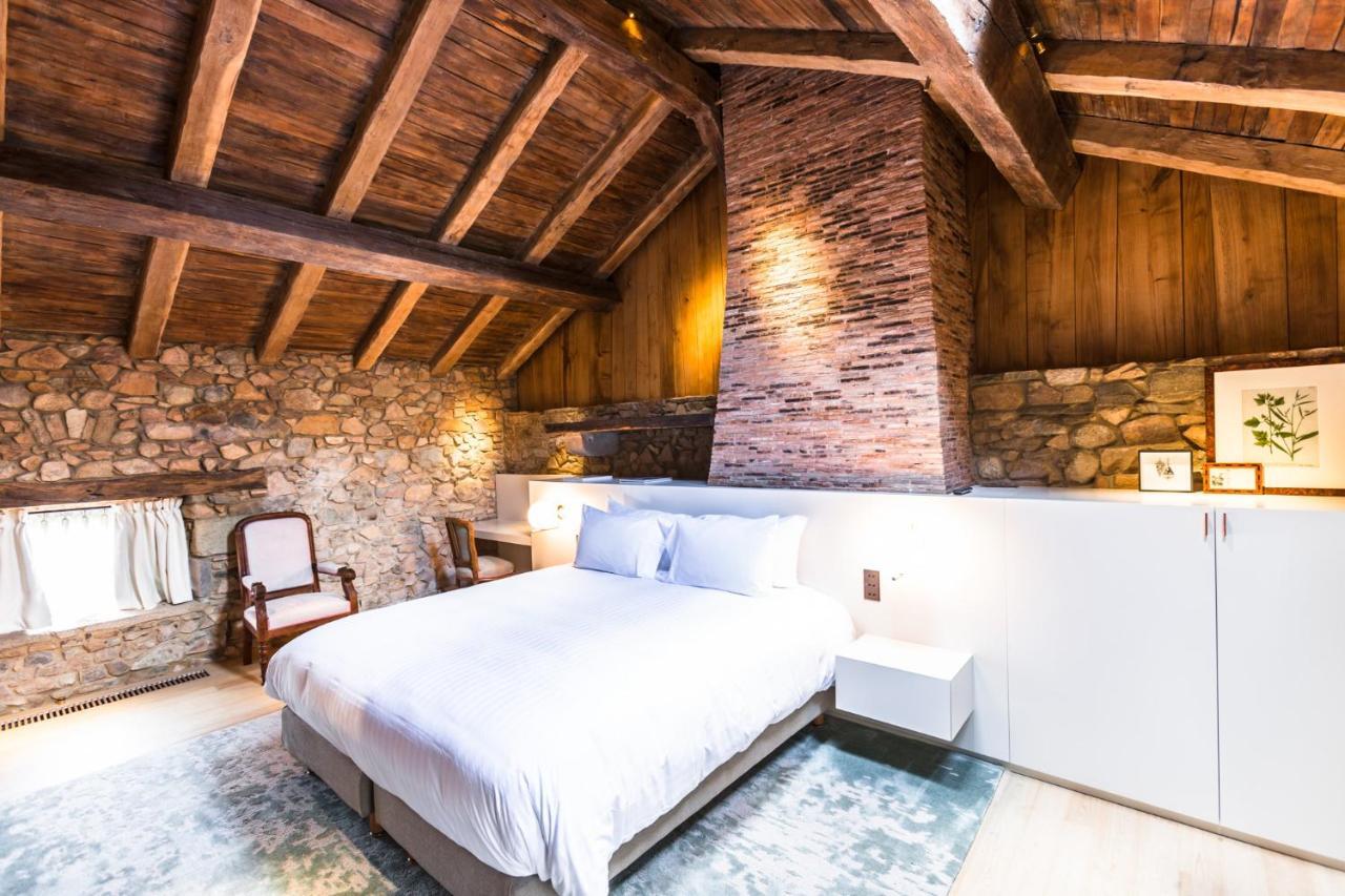 Hotel Domaine Des Etangs, Auberge Resorts Collection Massignac Bagian luar foto