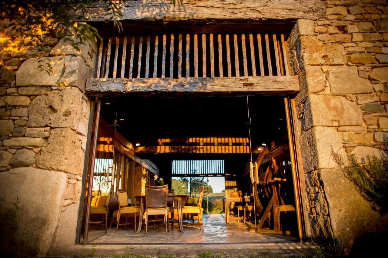 Hotel Domaine Des Etangs, Auberge Resorts Collection Massignac Bagian luar foto